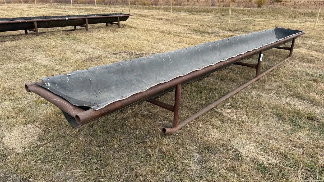 24' Bunk Feeder On Skid
