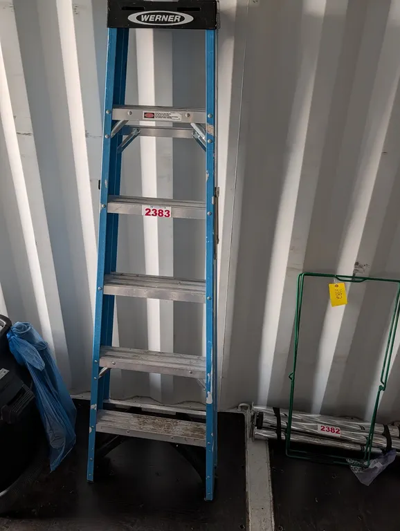 Werner Fiberglass Step Ladder