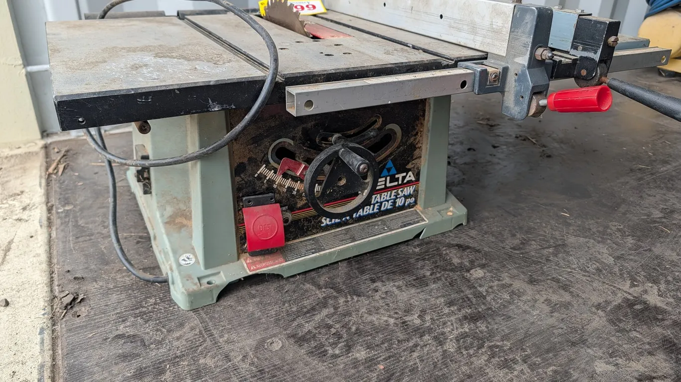 Delta 10 in Table Saw