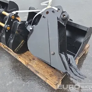 Unused JCB 11", 15" Digging, 39" Ditching Buckets, 35mm Pin (3 of) 