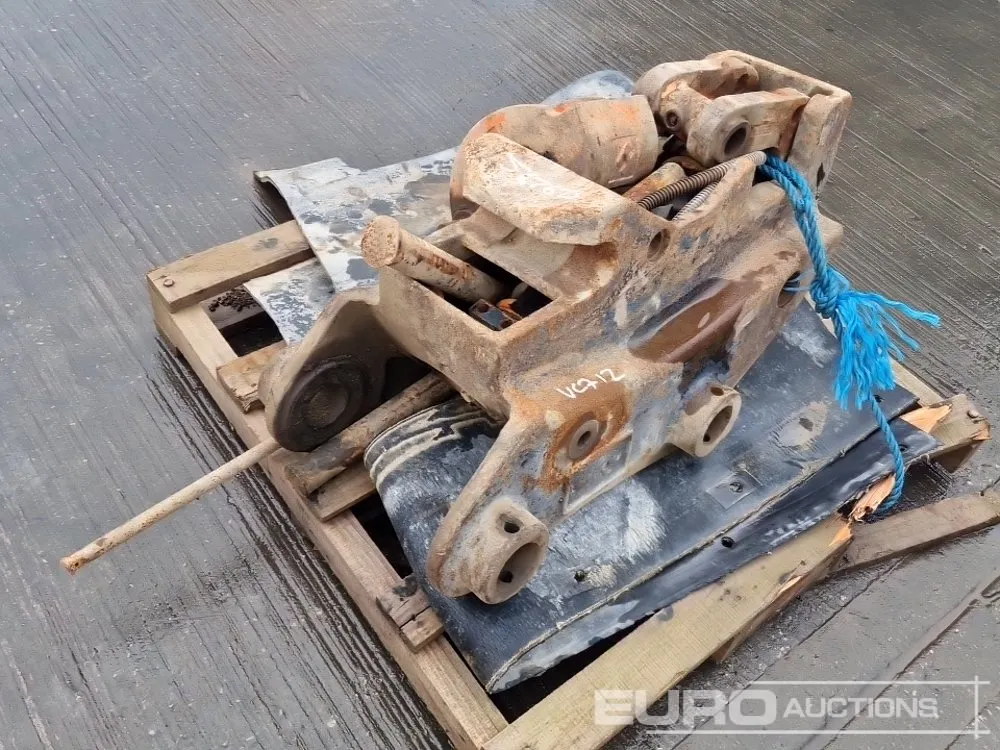 Terex Hydraulic Double Lock QH 65mm Pin to suit 13 Ton Excavator (Parts Missing)