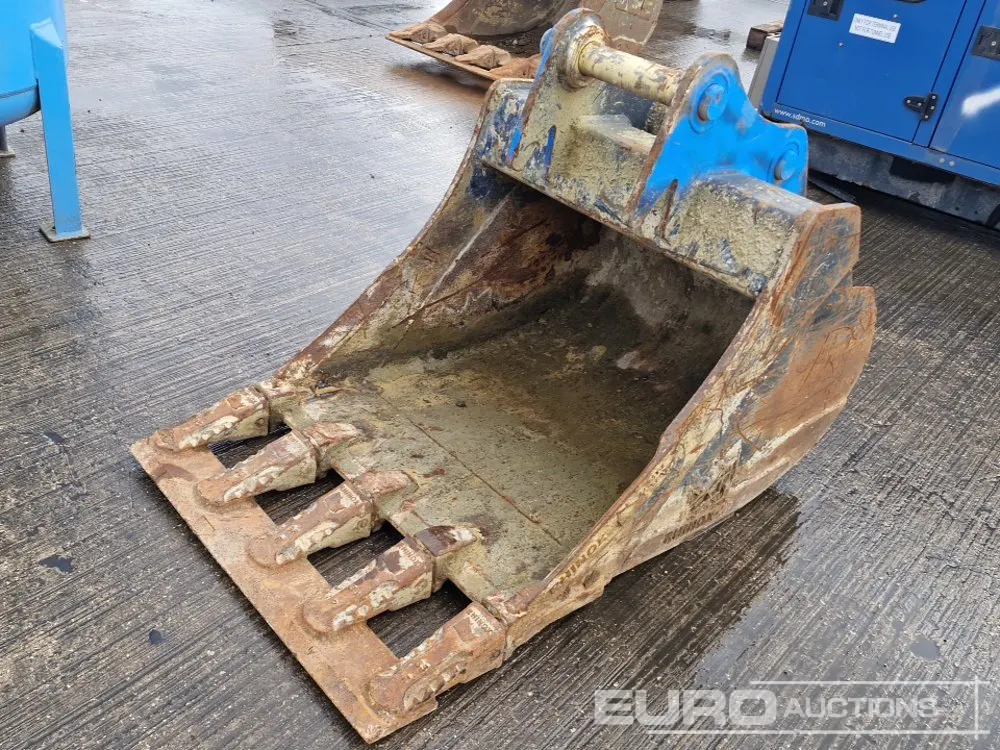 Rhinox 36" Digging Bucket 65mm Pin to suit 13 Ton Excavator