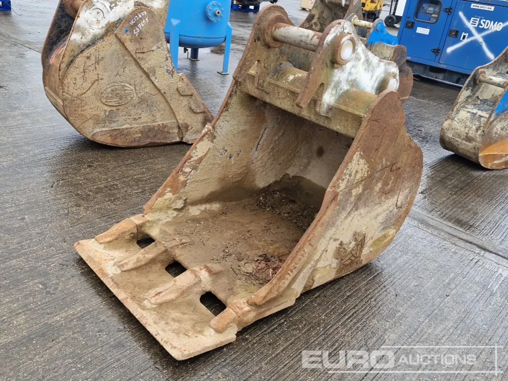 Rhinox 36" Digging Bucket 80mm Pin to suit 20 Ton Excavator