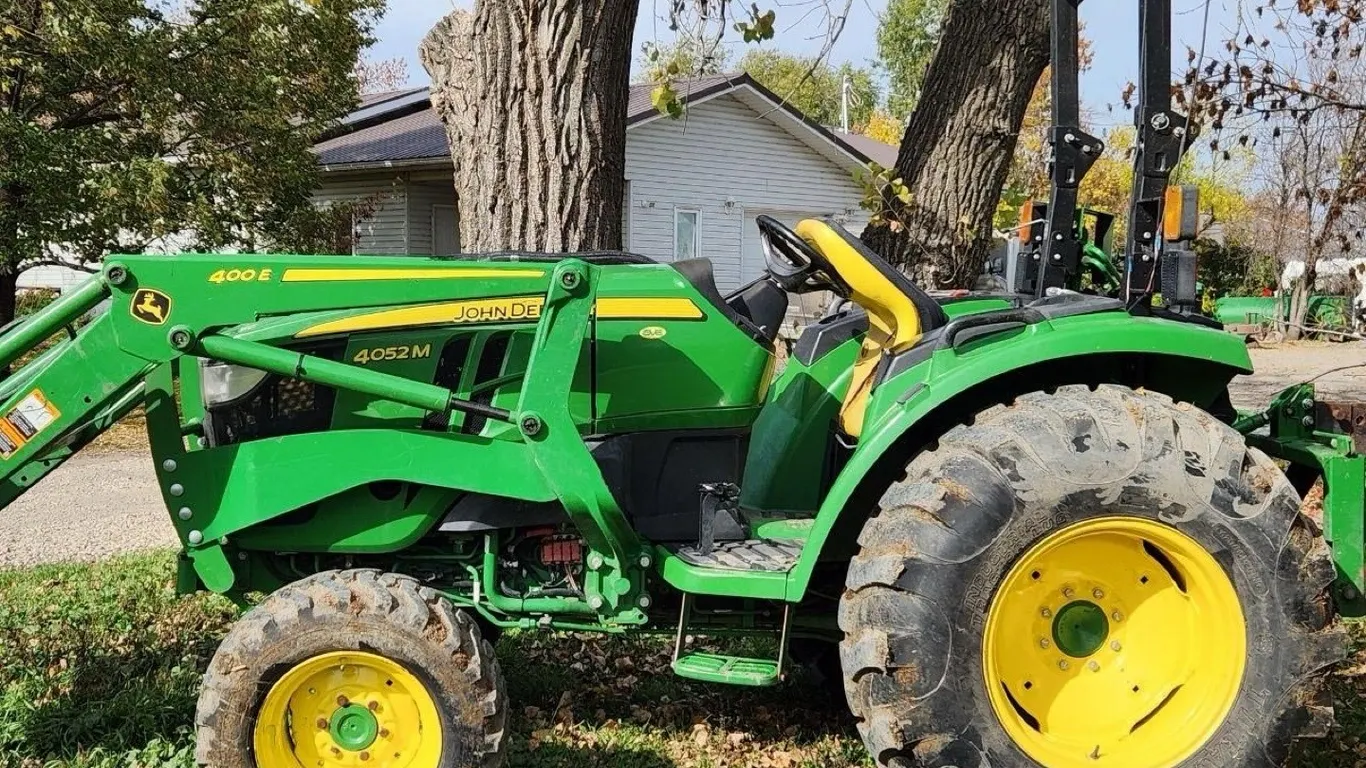 OFFSITE - 2019 John Deere 4052M