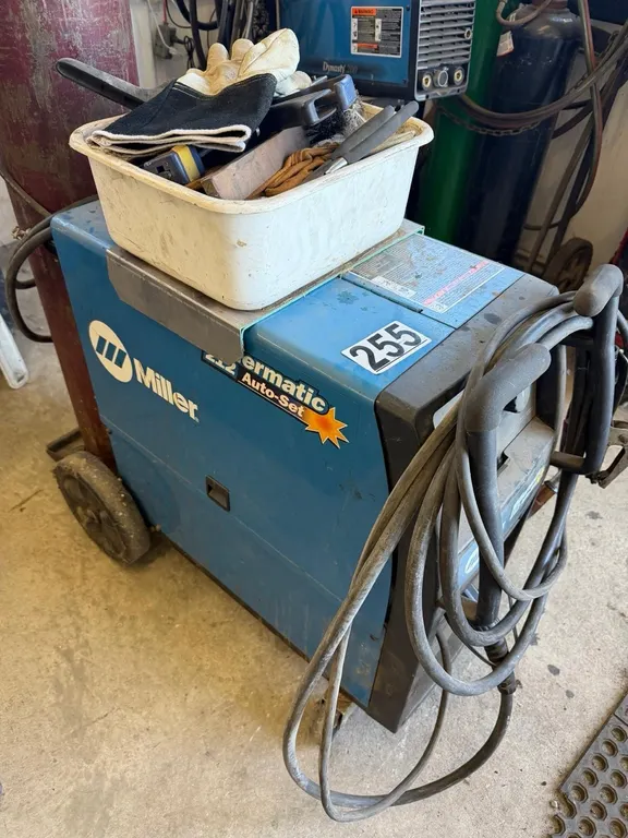 OFFSITE - millermatic 212 • Auto-Set Technology: Automatically selects the correct voltage and wire feed speed after you input the wire diameter and