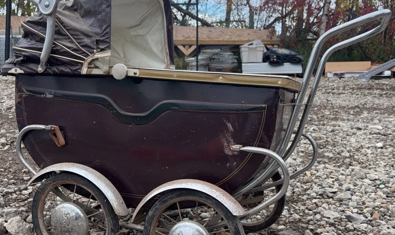 Mid-20th Century Baby Pram Carriage with Metal Frame and Fabric Canopy