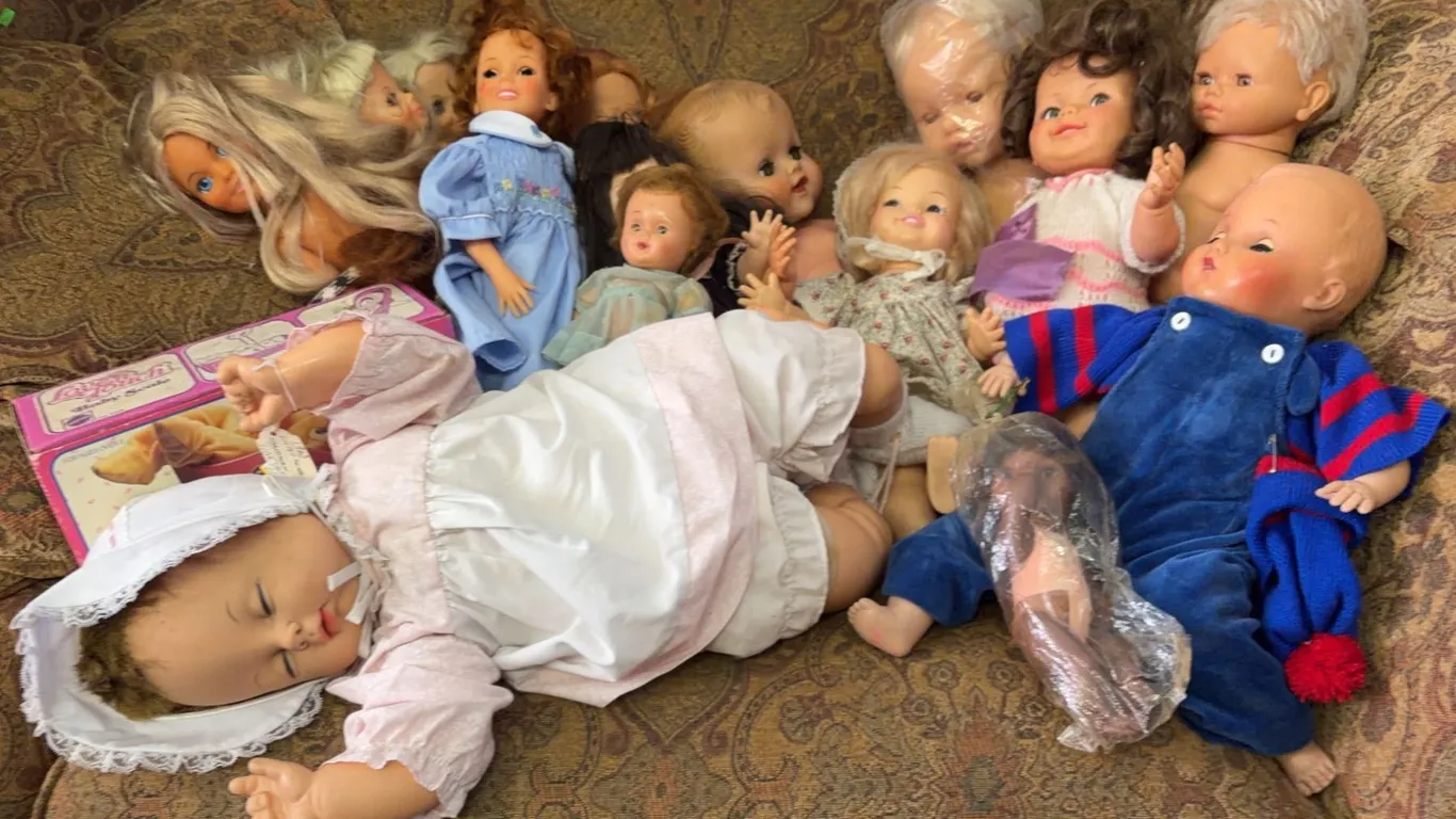 Vintage Dolls With Mattel Love'n Touch Baby Scale Box, 10 Dolls Included