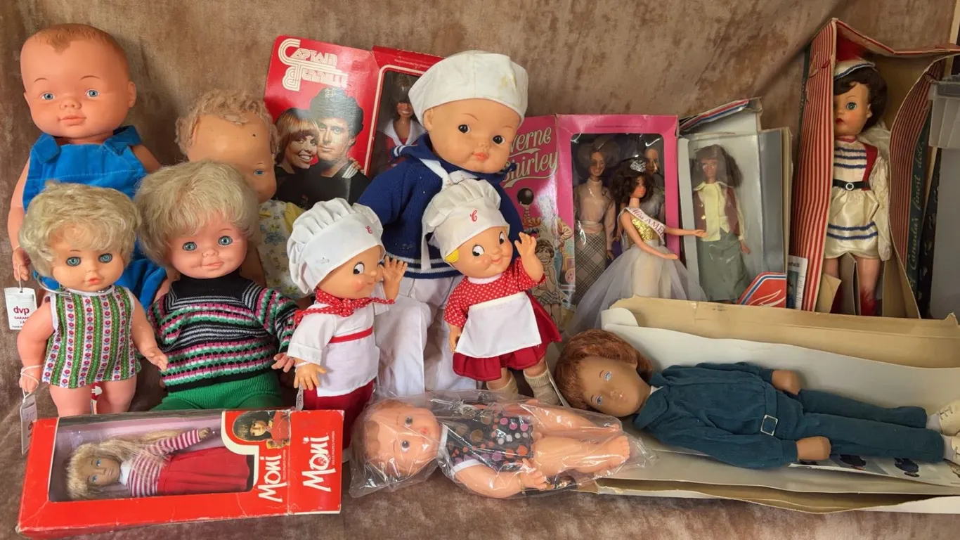 Vintage Dolls Including Laverne & Shirley, Moni, and Assorted Vinyl Dolls
