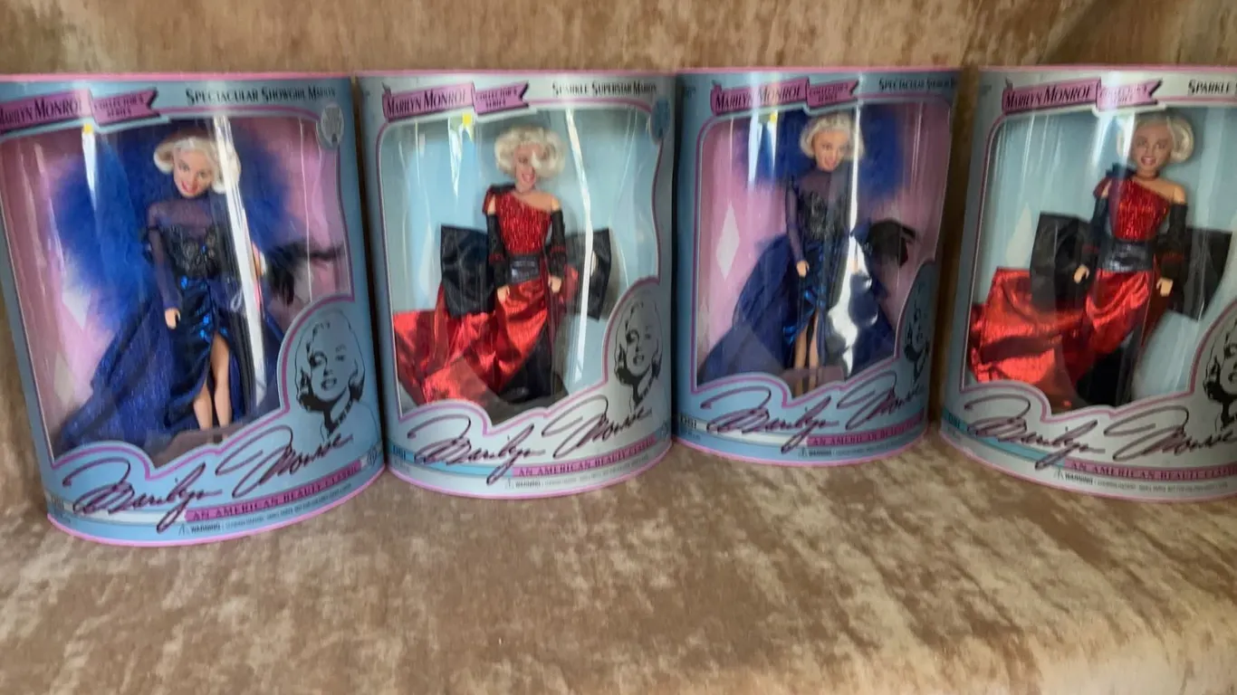 4 Marilyn Monroe Collector's Series Dolls in Box Spectacular Showgirl & Superstar