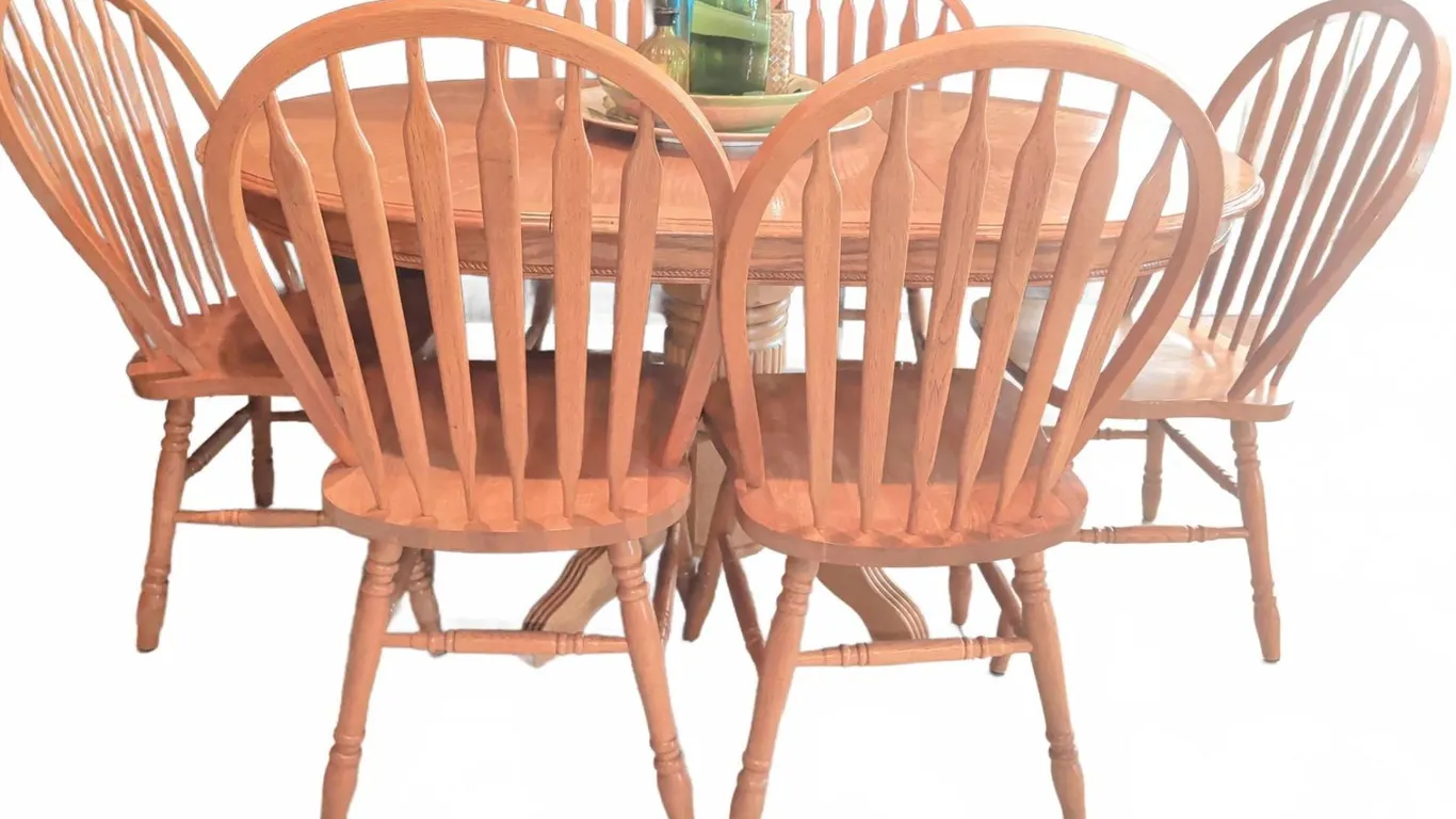 Oak Dining Table With Leaf 6 Spindle Back Chairs