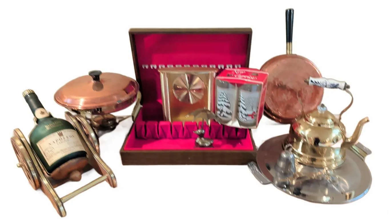 Lot: Napoleon Cognac, Brass Kettle, Copper Cookware, Evg Clock, Holiday Glasses