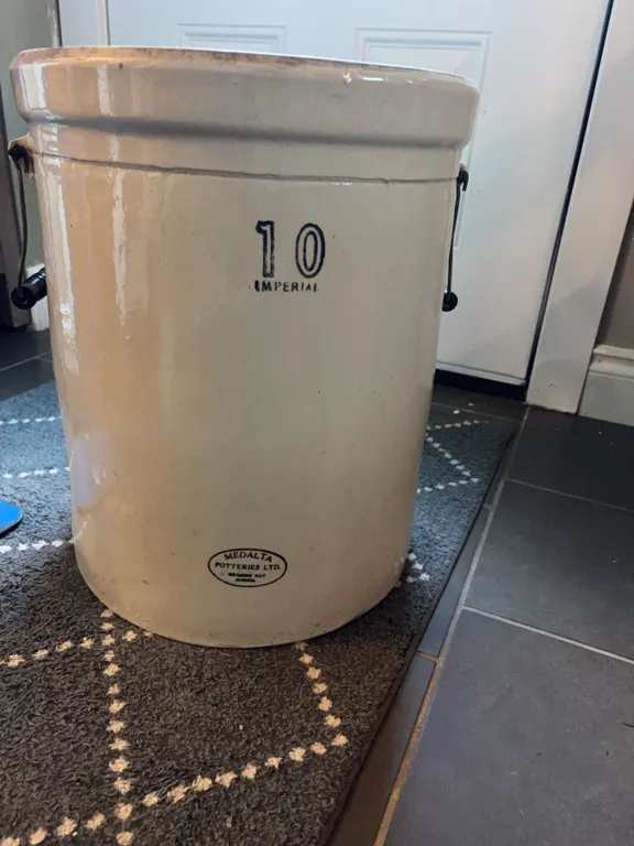 Medalta Potteries 10 Imperial Stoneware Crock