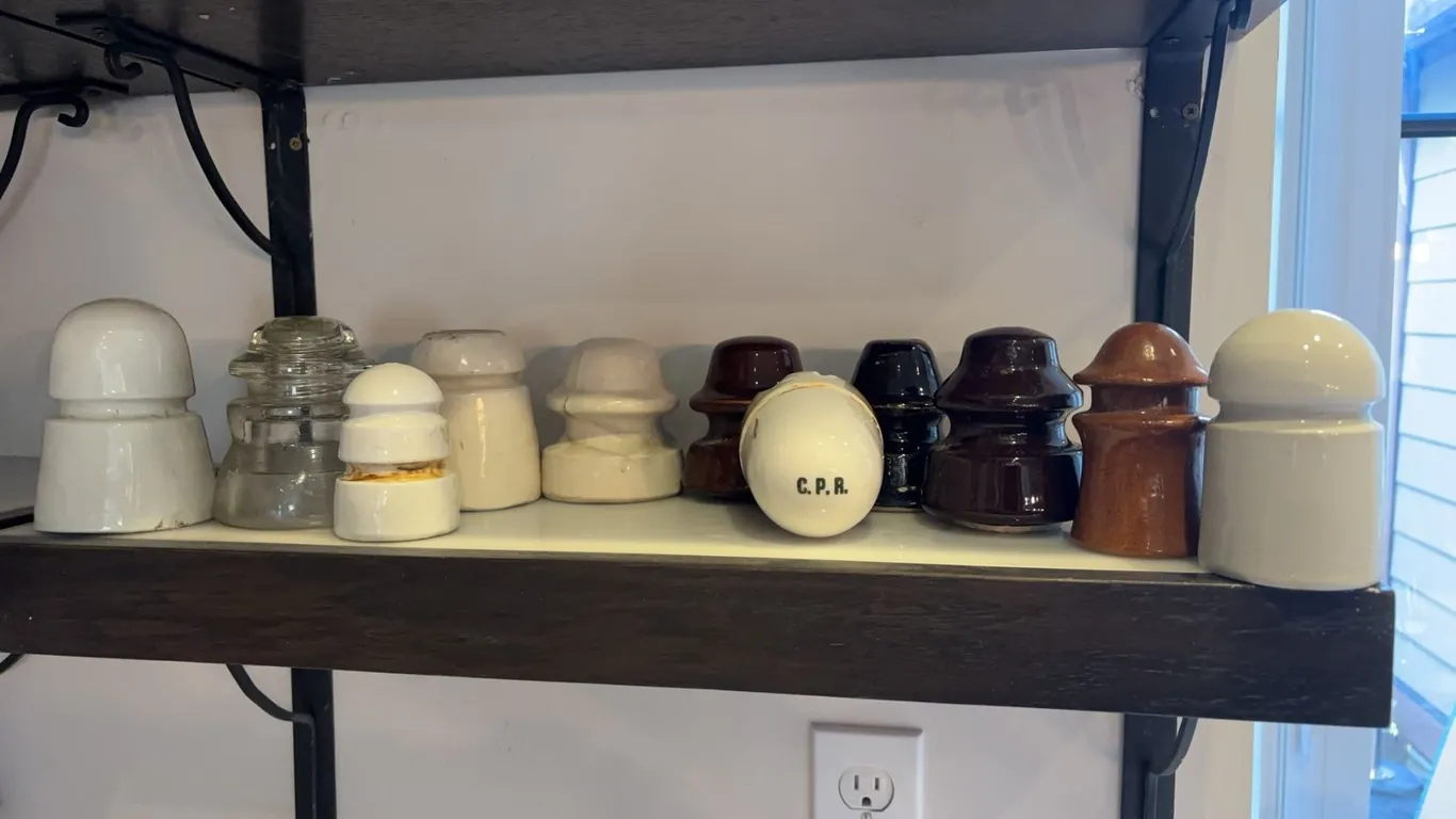 11 Ceramic and Glass Insulators