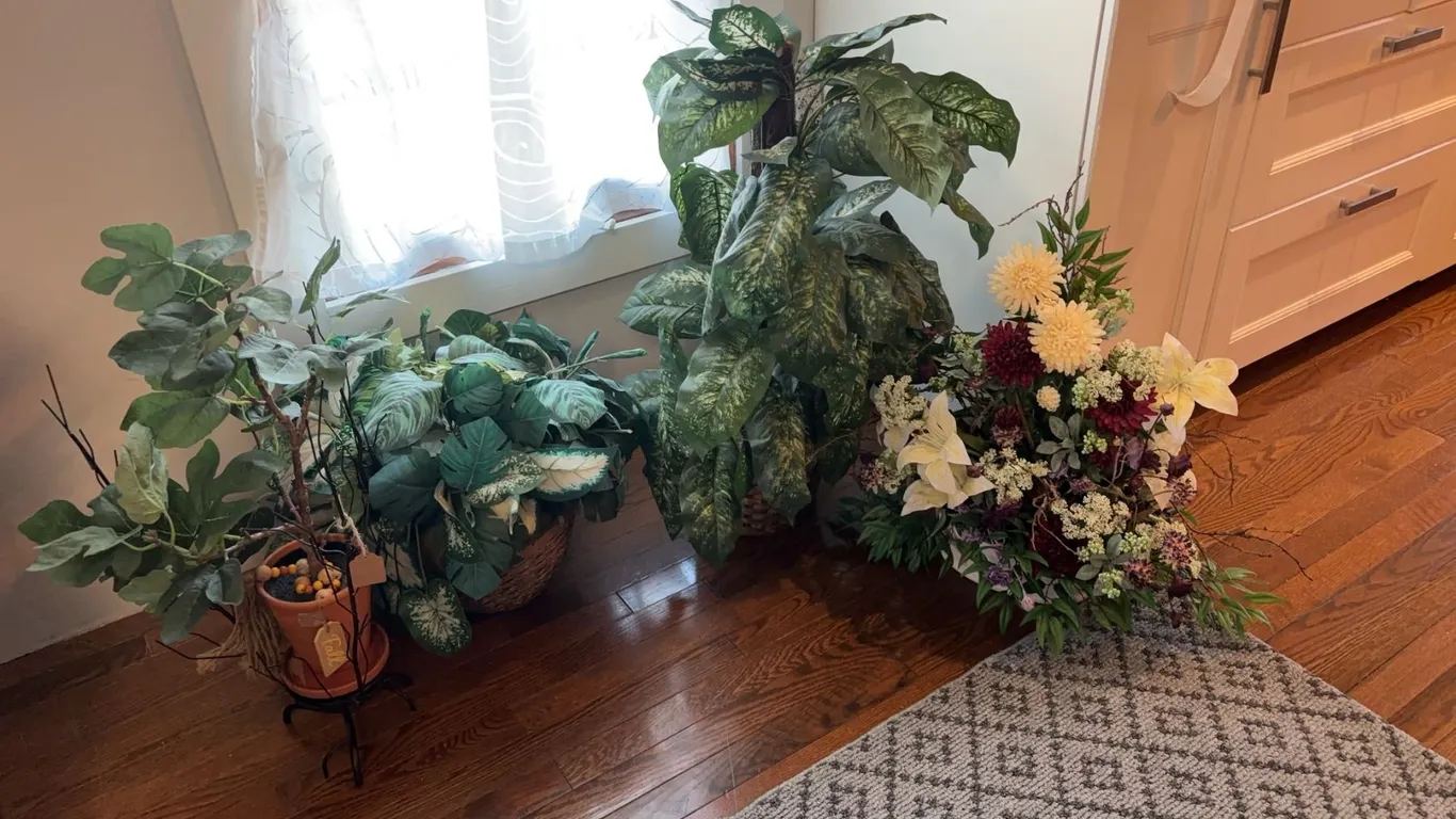 5 Artificial Decorative Plants