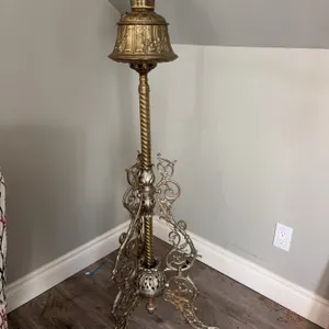 Brass Ornate Victorian-Style Oil Lamp Stand