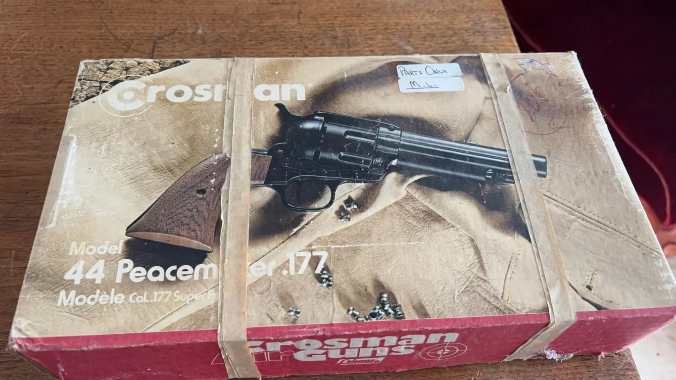 Crosman Model 44 Peacemaker Air Gun in Box