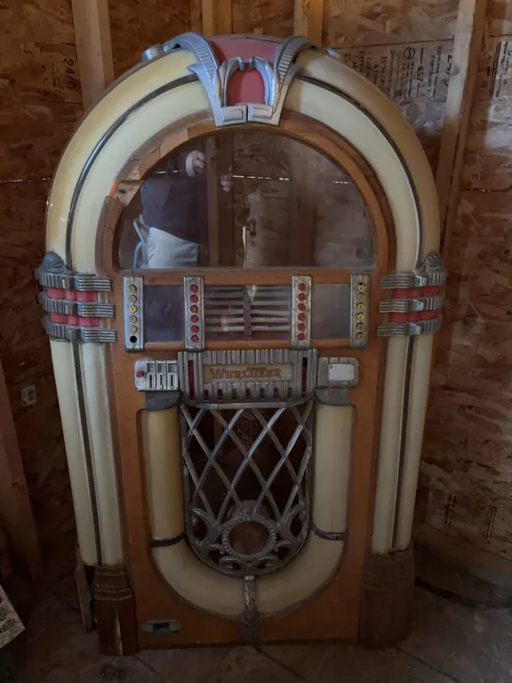 Wurlitzer 1015 Multi Selector Jukebox Cabinet