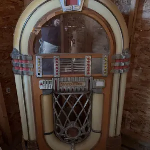 Wurlitzer 1015 Multi Selector Jukebox Cabinet