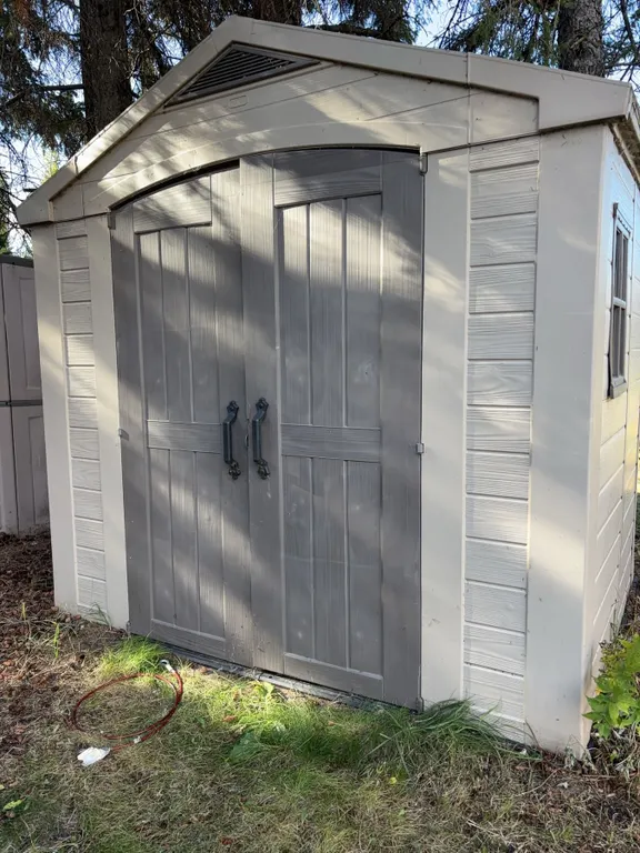 6 x 8 Outdoor Shed With Double Doors and Windows