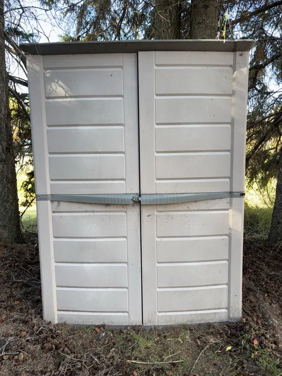 Rubbermaid 3 x 5 Outdoor Storage Shed