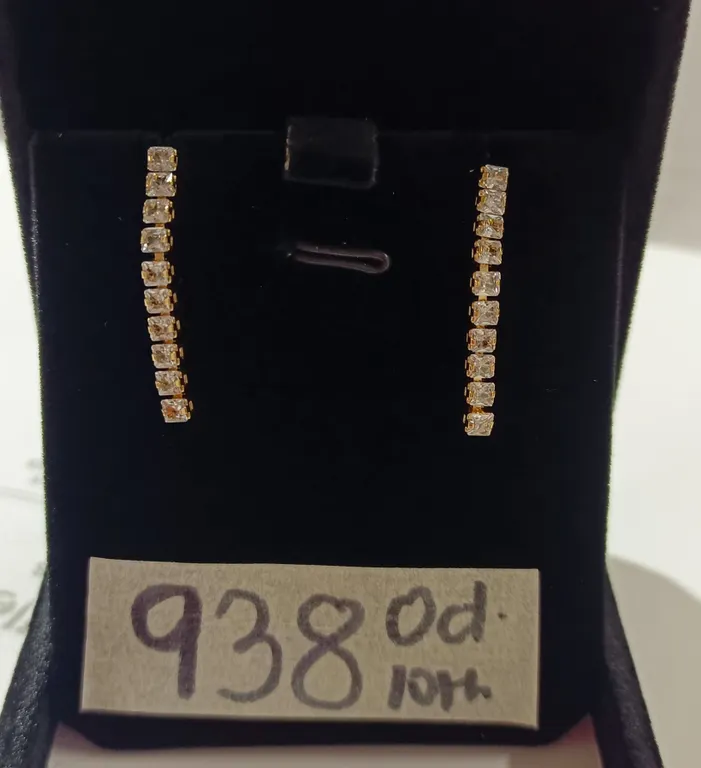 18) NEW 18K Gold Plated 2.5mm Simulated Diamond (CZ) Tassel Earrings