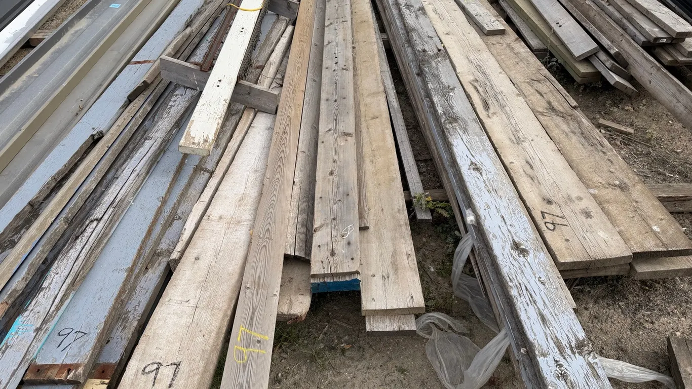 Reclaimed Lumber, Wood Planks & Boards – Various Lengths & Sizes