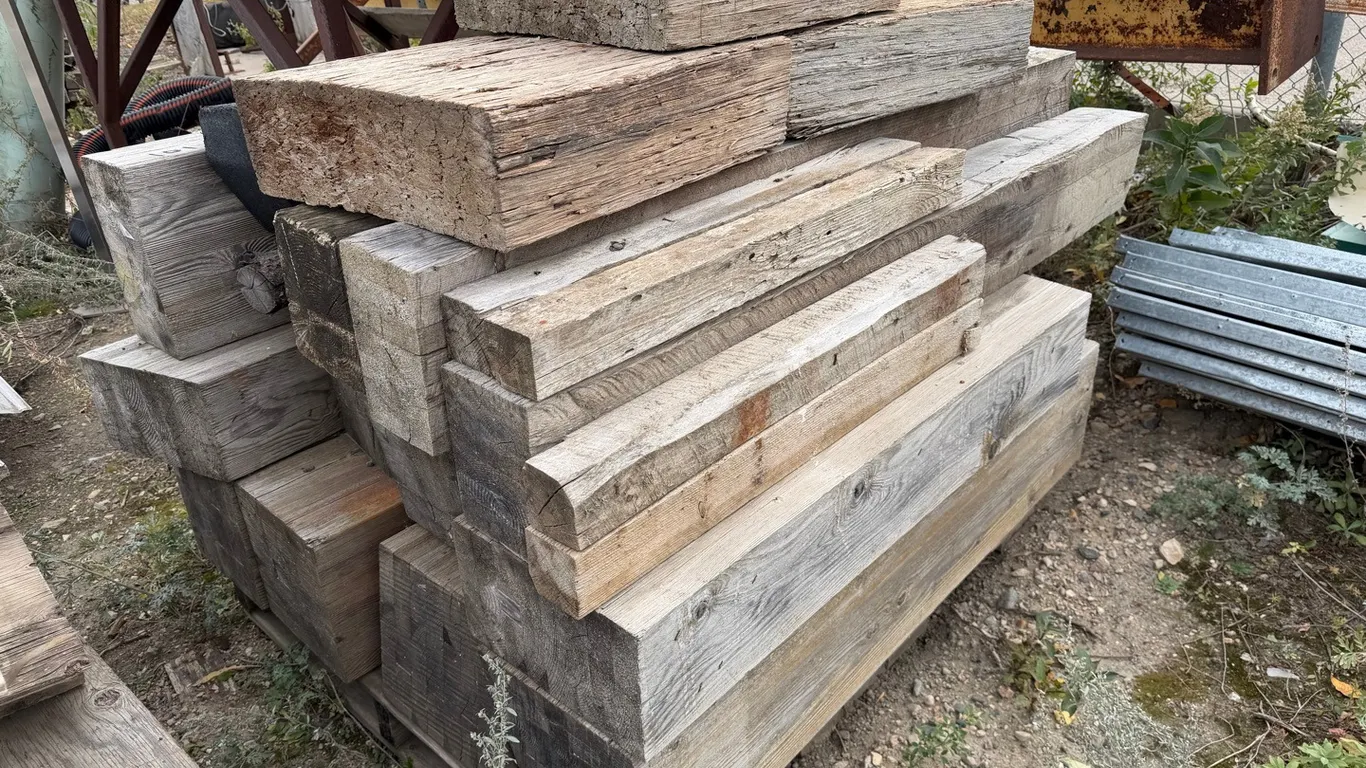 Heavy Timber Beams, Dimensional Lumber & Plywood – 3 pallets