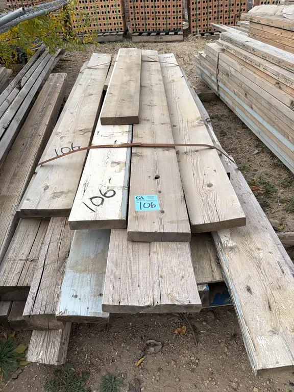 Assorted Used Dimensional Lumber & Wood Planks – Various Lengths