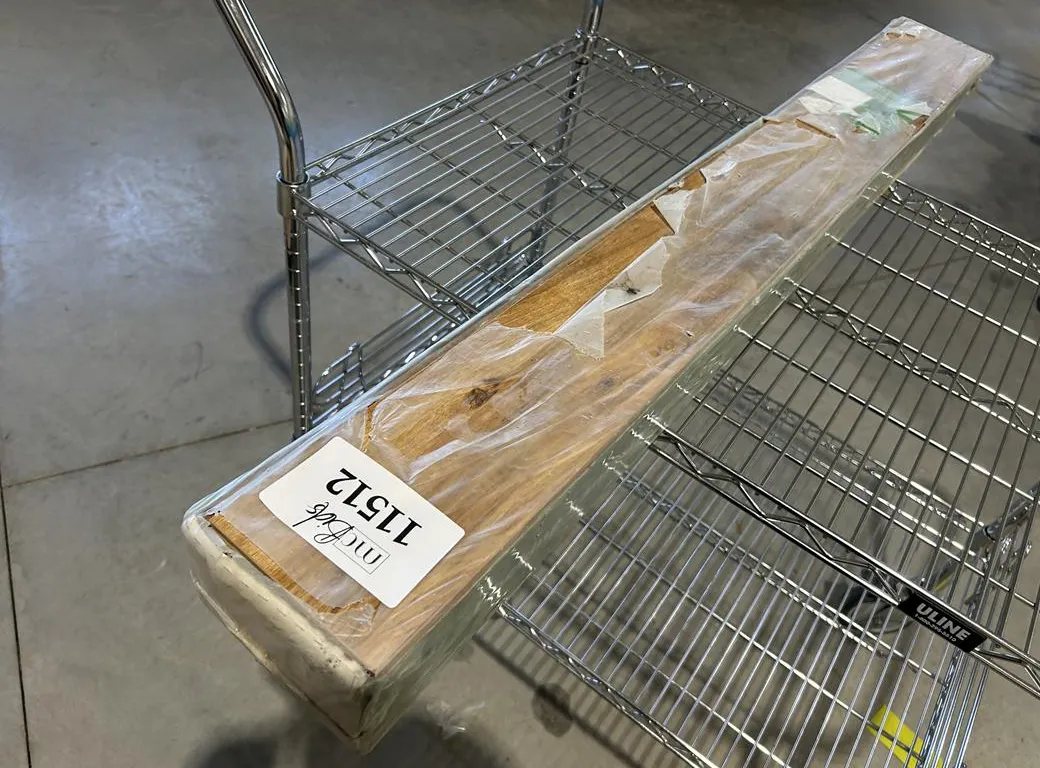 (1) Box of Bruce Locking Laminate (8 Pieces)