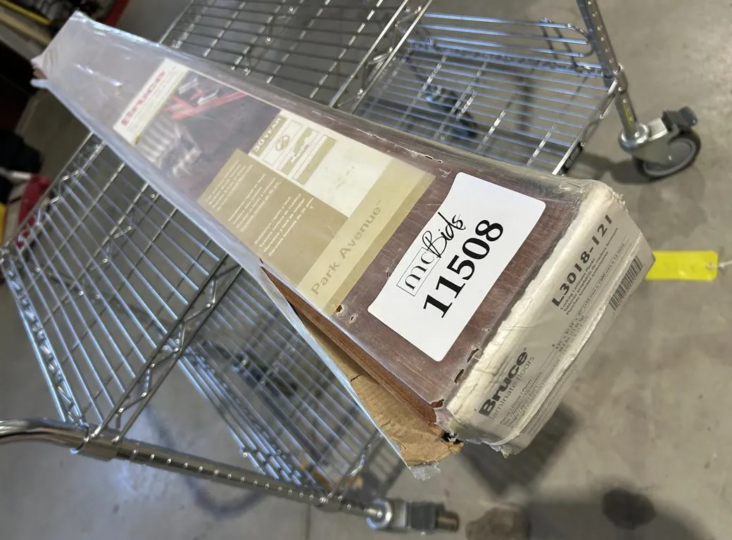 (1) Box of Bruce Laminate Flooring (8 Pieces)