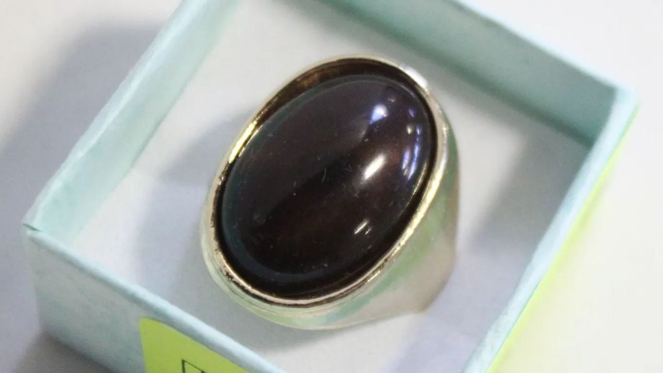 WOMENS VINTAGE STYLE RING SZ 8