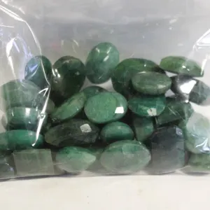 325CT MIXED LOT NATURAL GREEN EMERALD