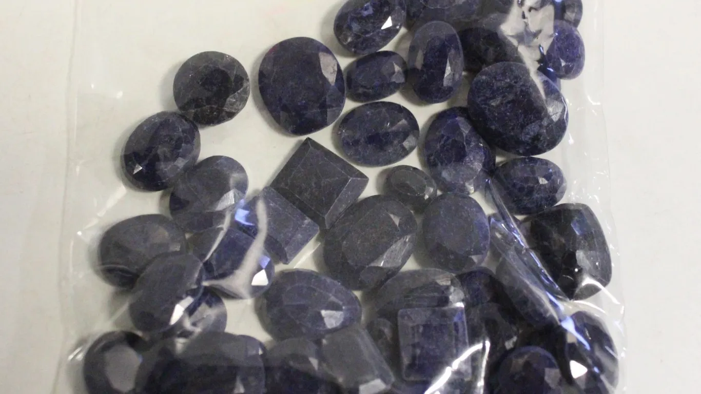 325CT MIXED LOT NATURAL BLUE SAPPHIRE