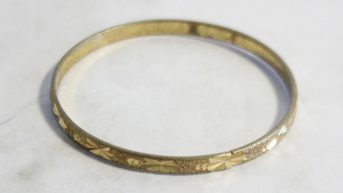 ESTATE CHILDRENS BANGLE GOLD PLATED 2" DIAMETER