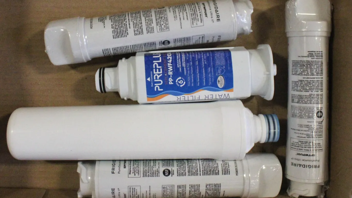 FLAT OF ASSORTED WATER FILTERS