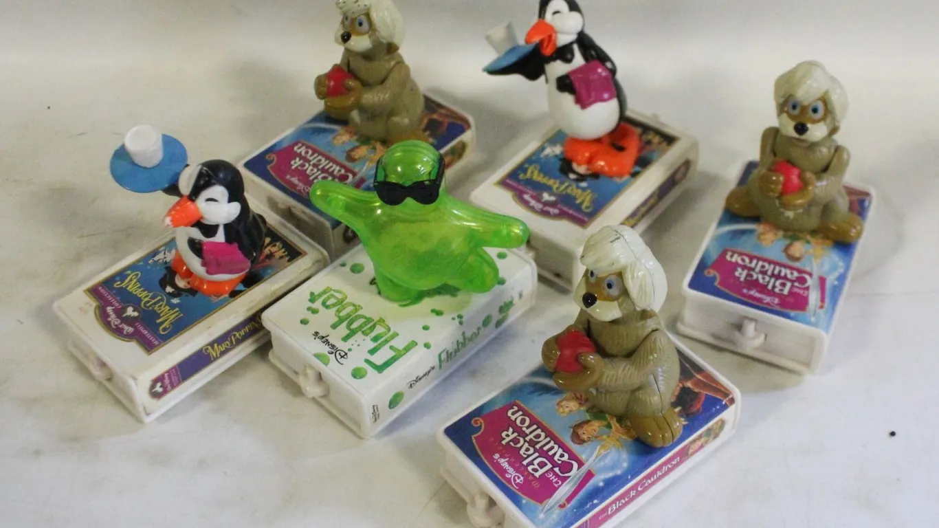 6 VINTAGE MCDONALDS/DAISY VHS TOYS GURGI PENGUIN