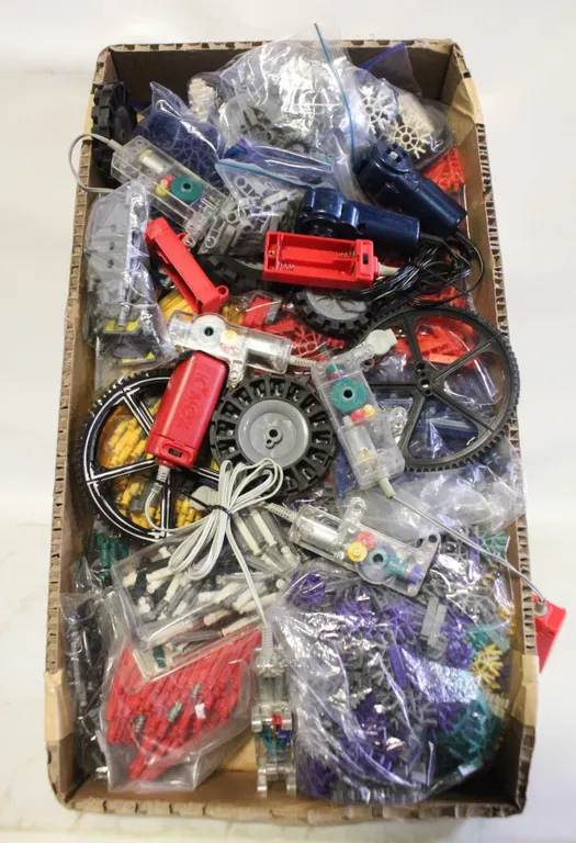 LARGE FLAT OF ASSORTED LEGO WHEELS