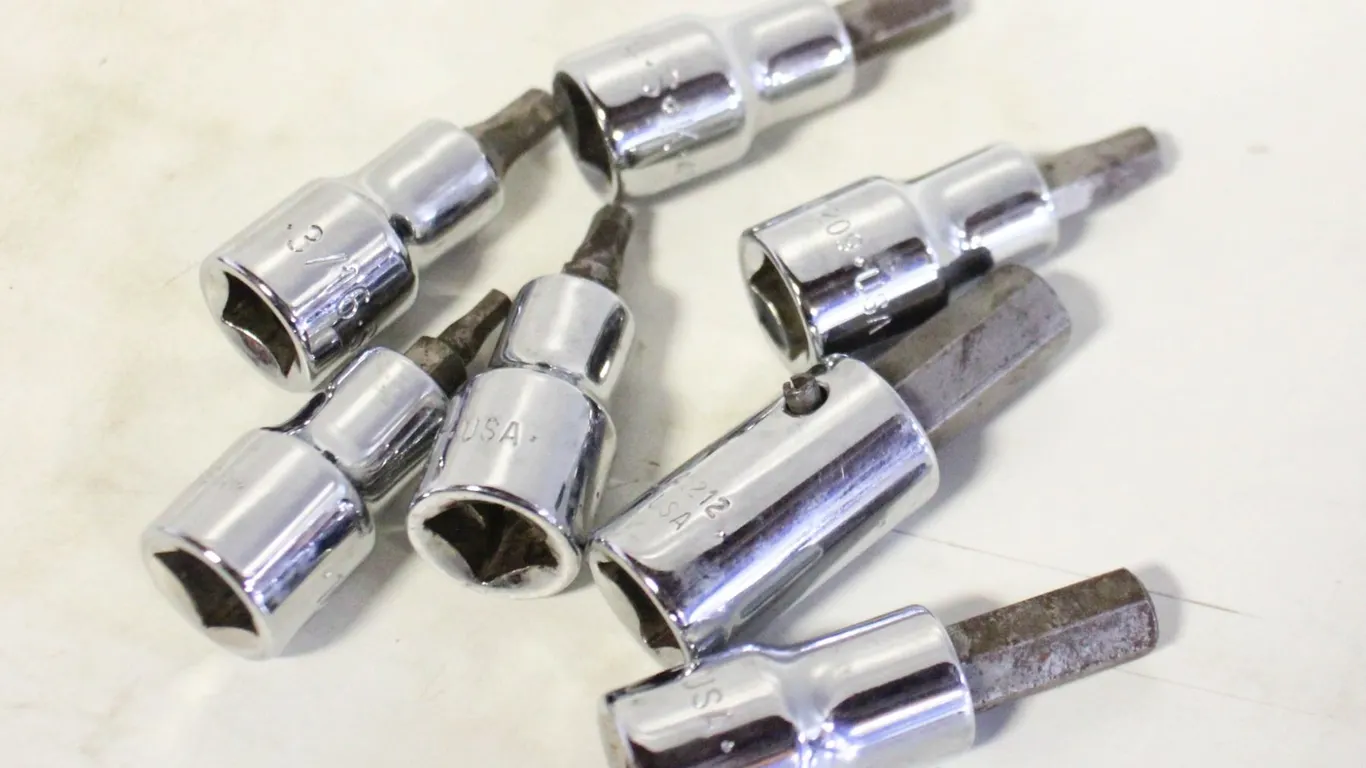 LOT OF SK 3/8 DRIVE SAE HEX SOCKETS