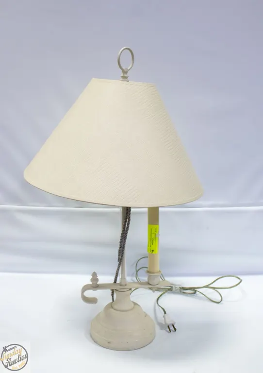 VINTAGE CANDLE STICK LAMP H-25"