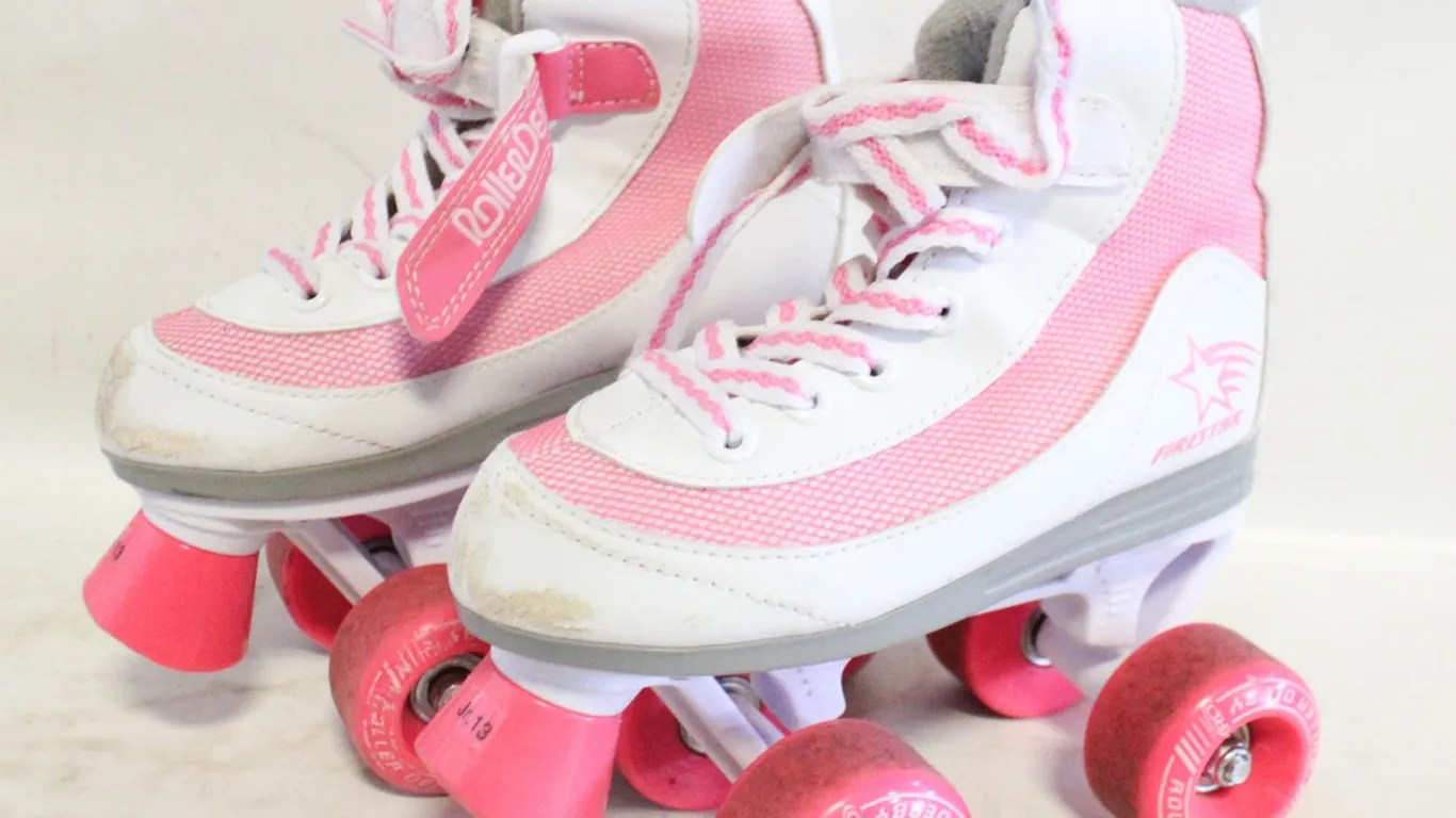 ROLLER DERBY FIRESTAR GIRLS ROLLER SKATES