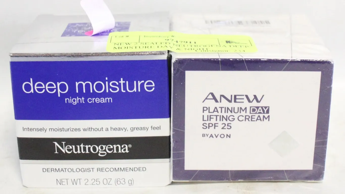 NEW 2 SEALED NEUTROGENA DEEP MOISTURE DAY & NIGHT