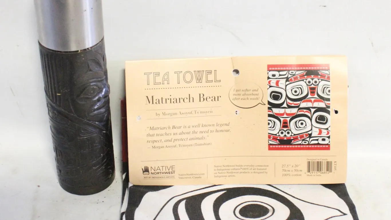HAIDA TOTEM PEPPER GRINDER MILL +