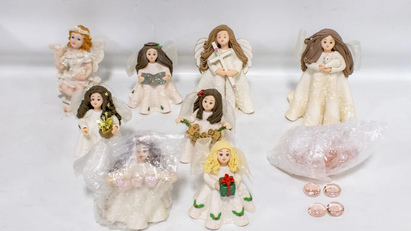 LOT OF VARIOUS VINTAGE ANGELS