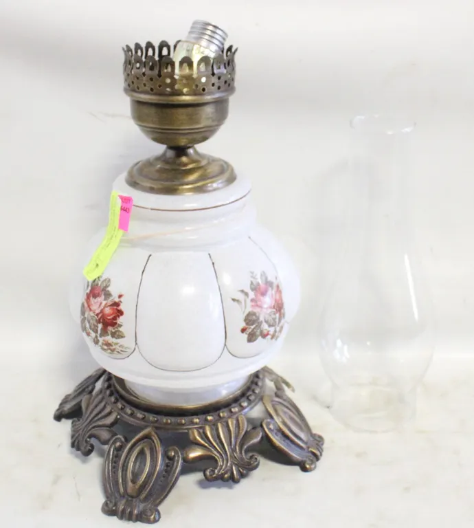 VINTAGE FLORAL HURRICANE LAMP NEEDS REWIRING
