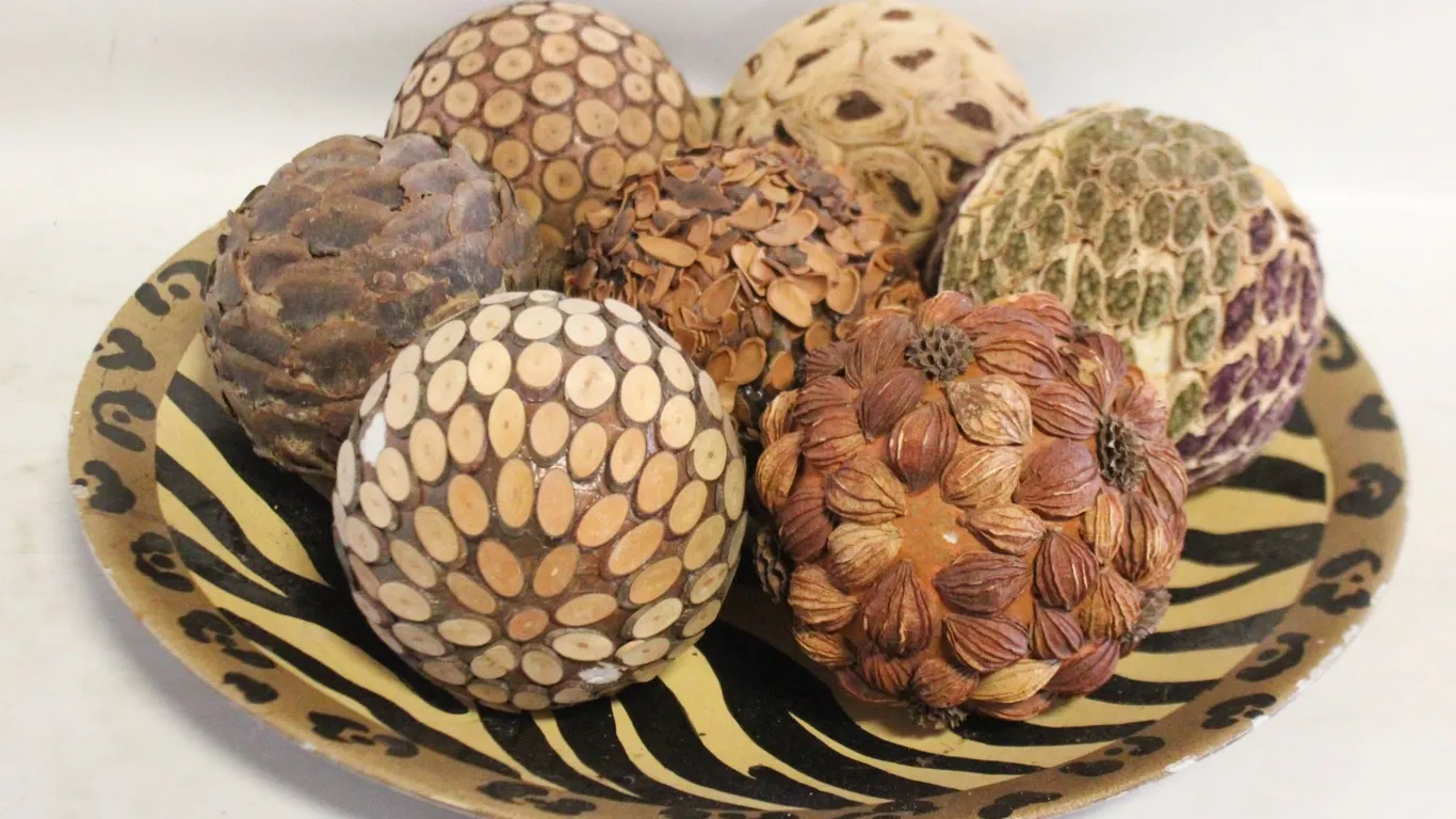 WOOD DECOREATIVE BALL SET