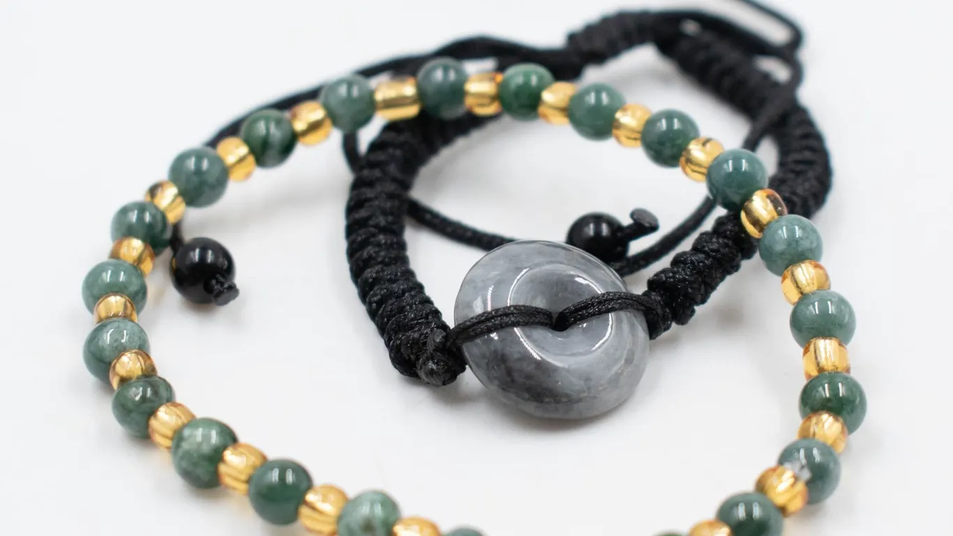 #134-NATURAL JADE JADEITE DONUT & BEAD BRACELET