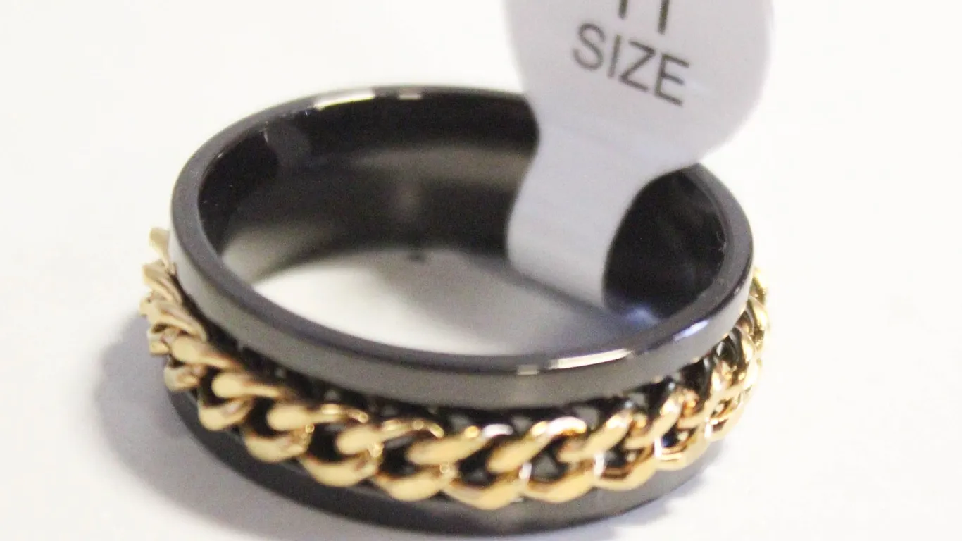 NEW MENS BAND SZ11