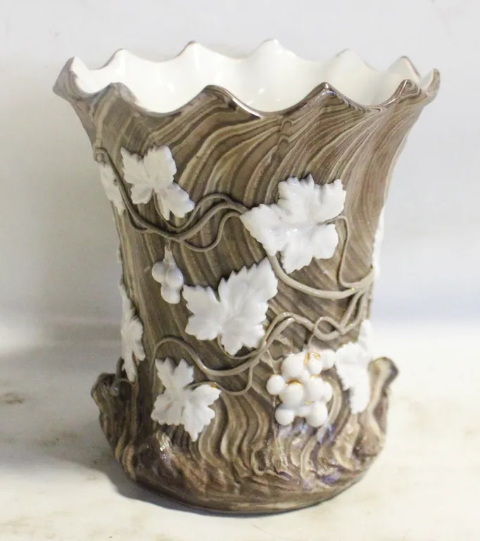 ANTIQUE VILLEROY & BOCH GRAPEVINE VASE