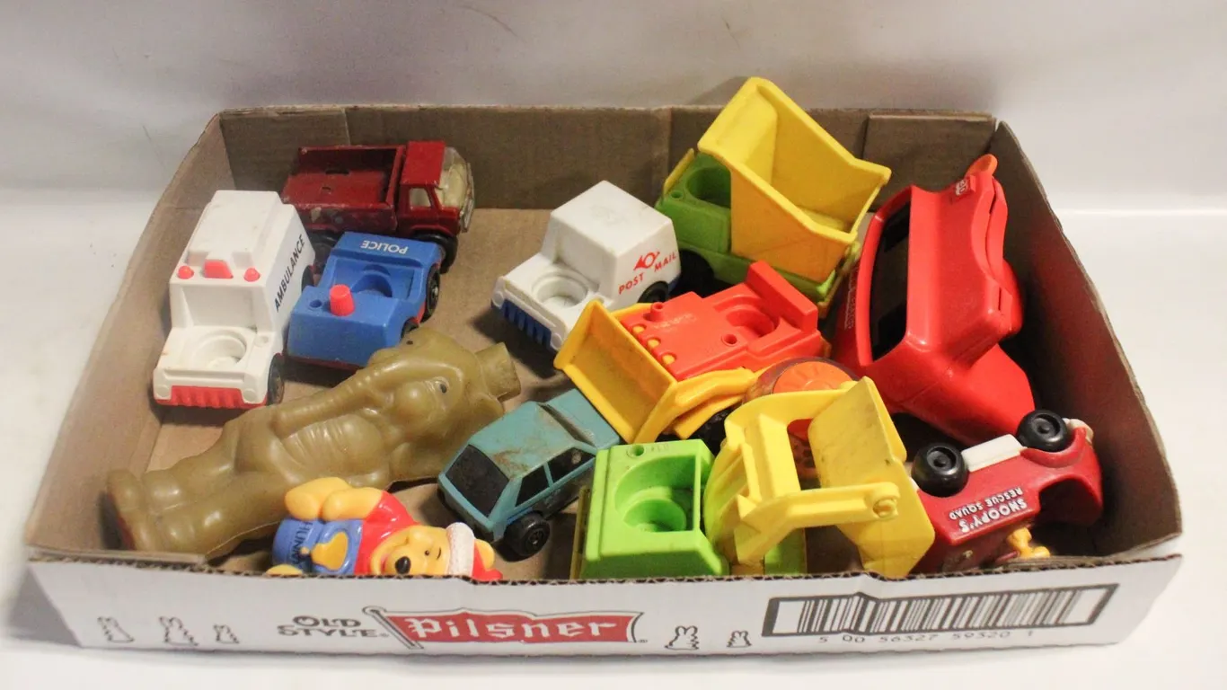 FLAT OF FISHER PRICE TOYS