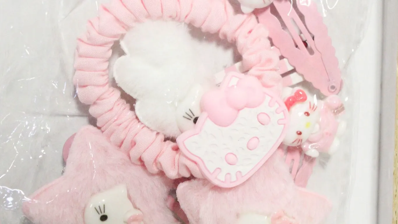 NEW 10PC HELLO KITTY HAIR ACCESSORIES SET